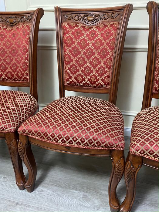 Продам стулья, пр-во Малайзия, материал дерево (карагач)