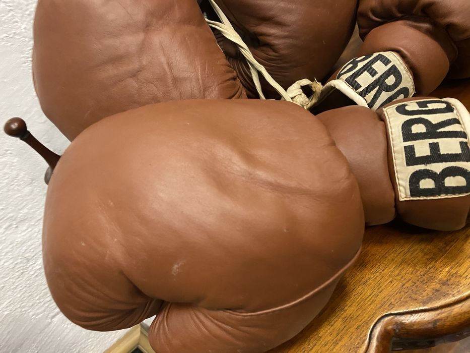 Винтидж боксови ръкавици BERG Knockout 12 oz – Германия, 1930–1945 г.