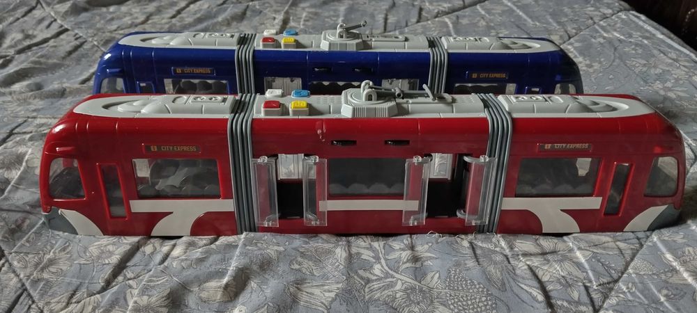 Vând 2 jucării Tren Express noi