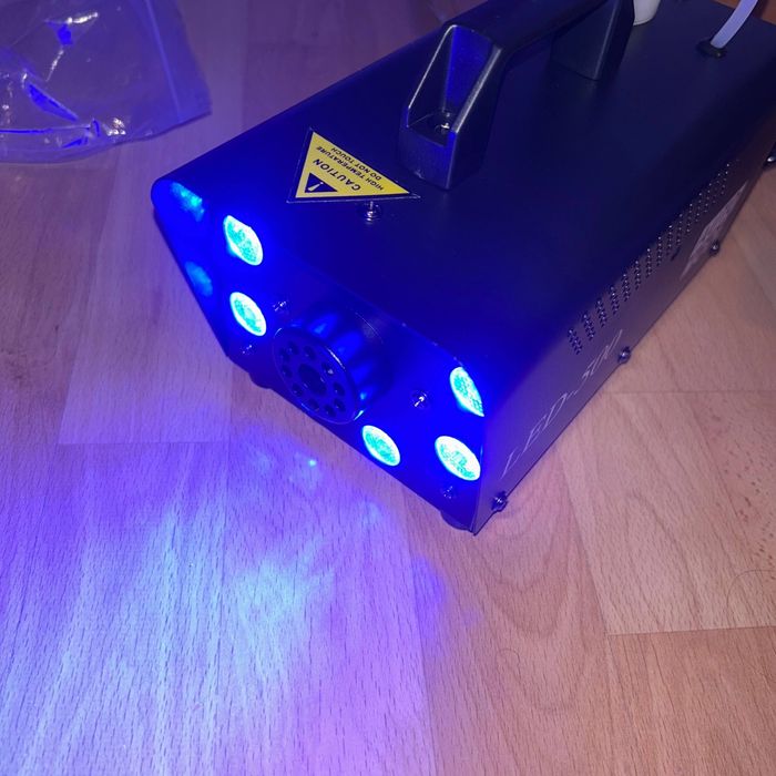 Генератор на дим (машина за дим) с RGB LED осветление