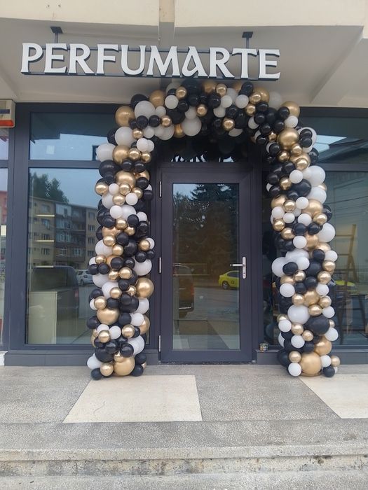 Realizez decoruri din baloane pentru orice petrecere