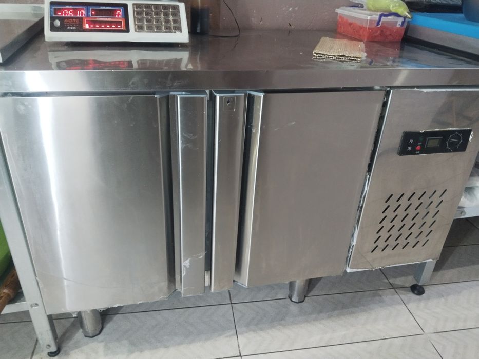 Продам холодильный стол