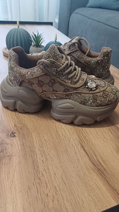 Дамски маратонки