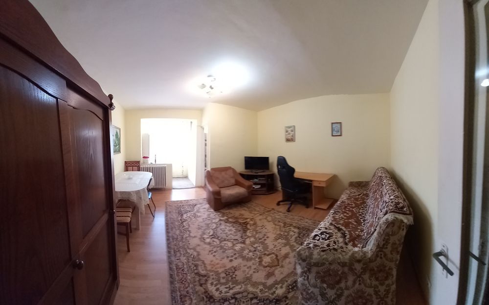 Închiriez garsoniera