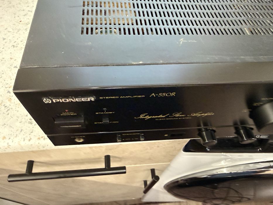 Pioneer A-550 Стерео усилвател