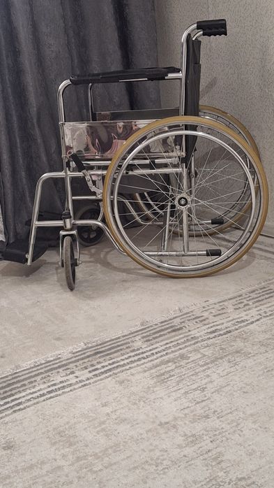 Инвалидная коляска с горшком