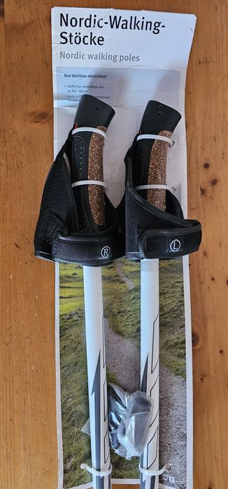 Baston trakking, drumeție, plimbări in natura...