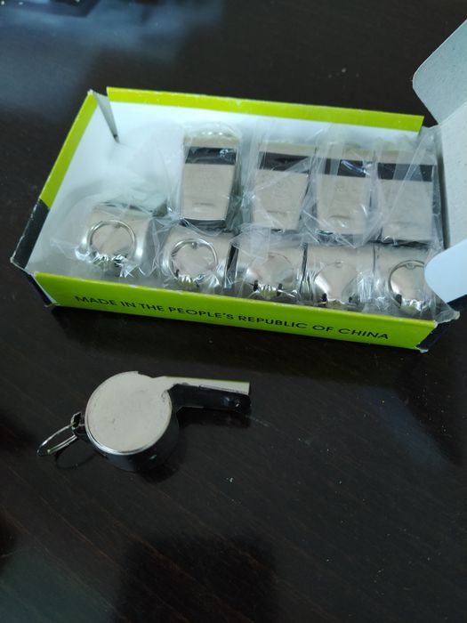 Свирка,метална с топче 10бр-10лв.