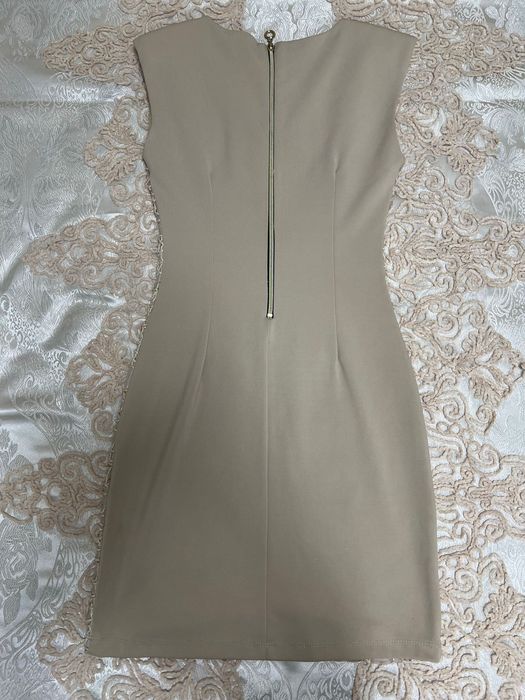 Къса елегстна рокля