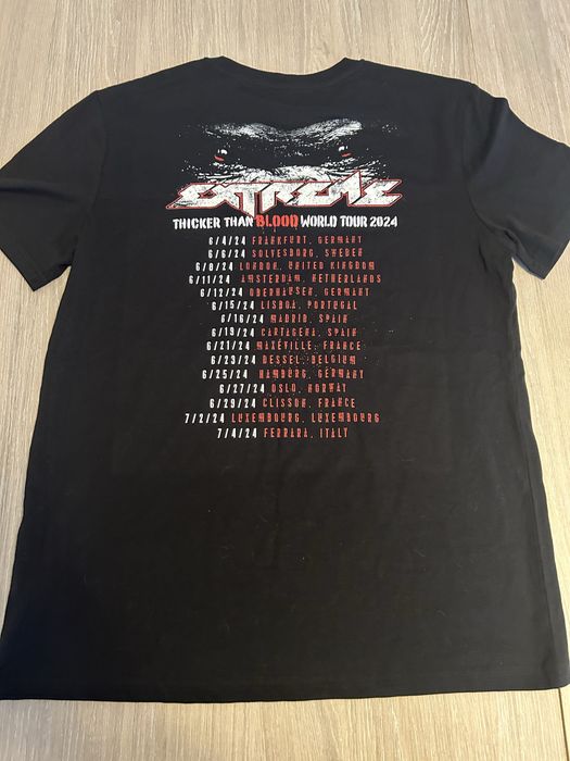 Tricou extreme.