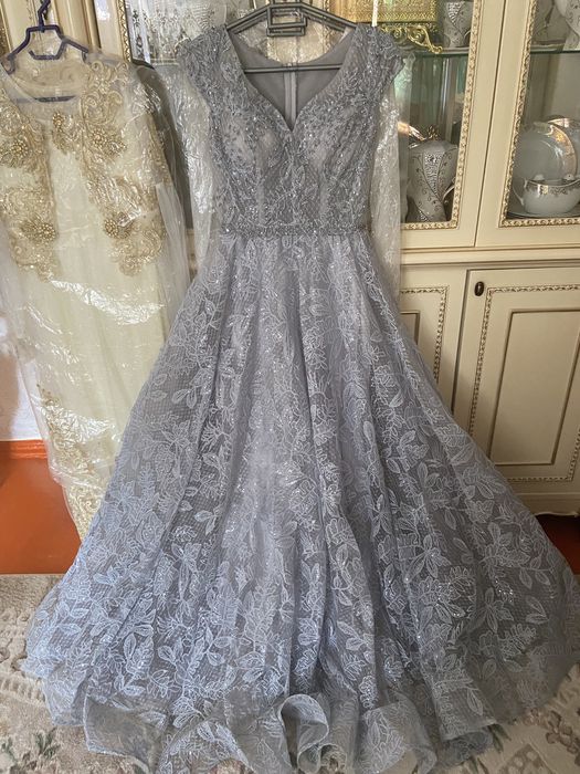 Продам новое платье