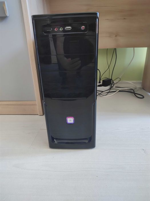 Настолен компютър Intel Pentium G2030  3GHz с монитор