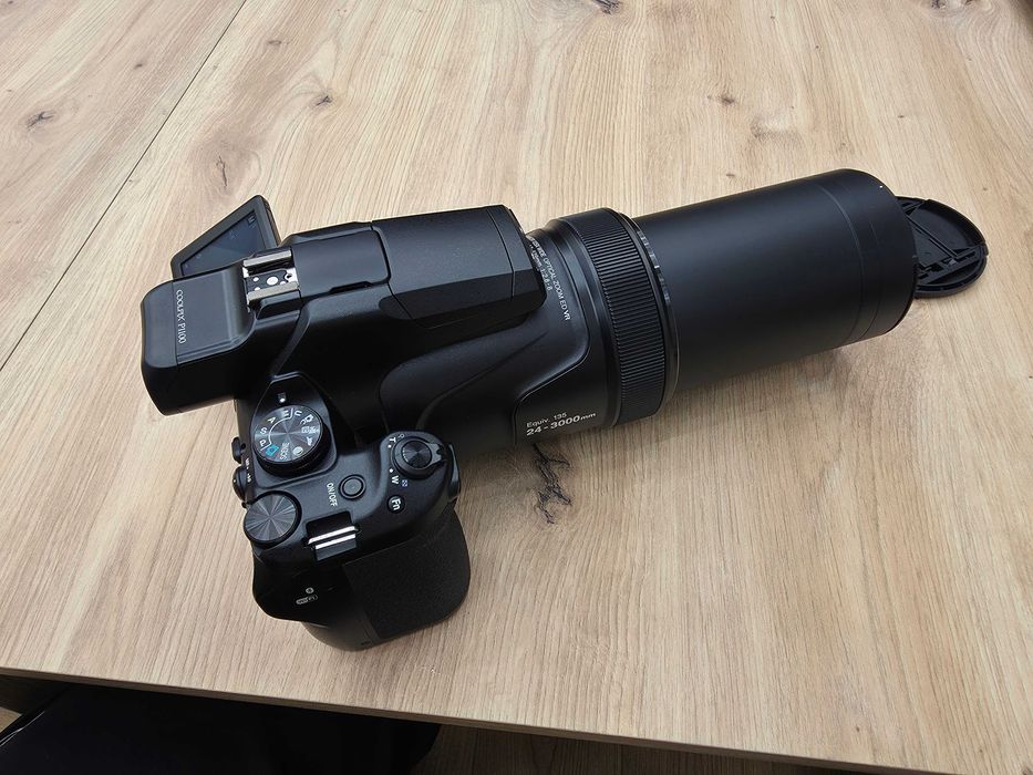 Camera Nikon P1100