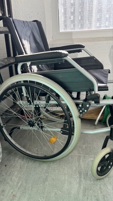 Инвалидная коляска