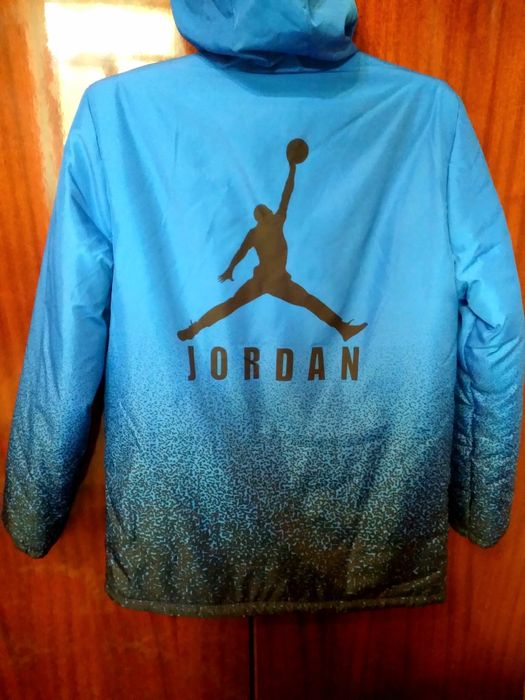 Продам новую мужскую куртку