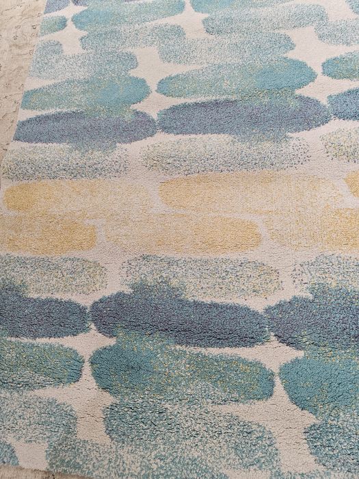 Covor 120x170 cm, este in stare perfecta, putin pufos