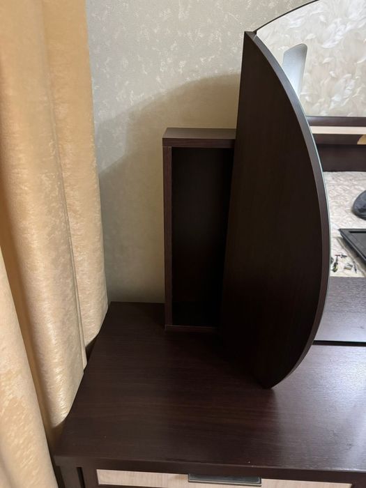 Туалетный столик