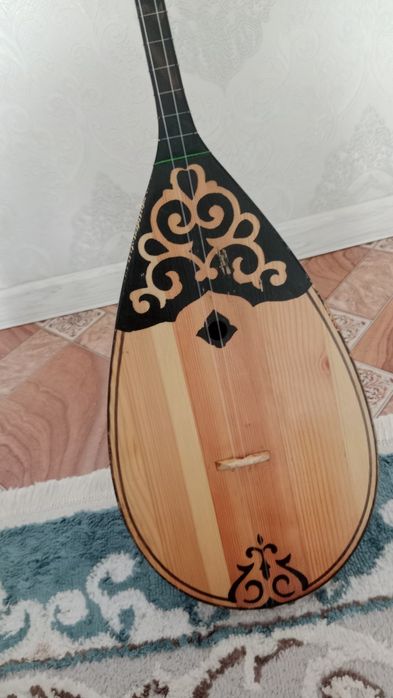 Домбыра сатылады  жақсы жағдайда,,