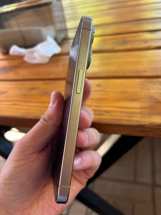 Продам iphone 15 pro