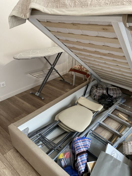 Продам кровать, матрас + наматрасник