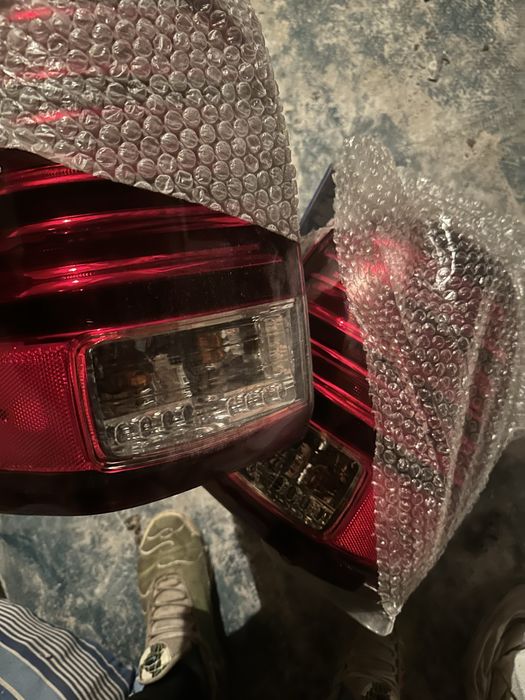 Продам фары на ленд крузер 100