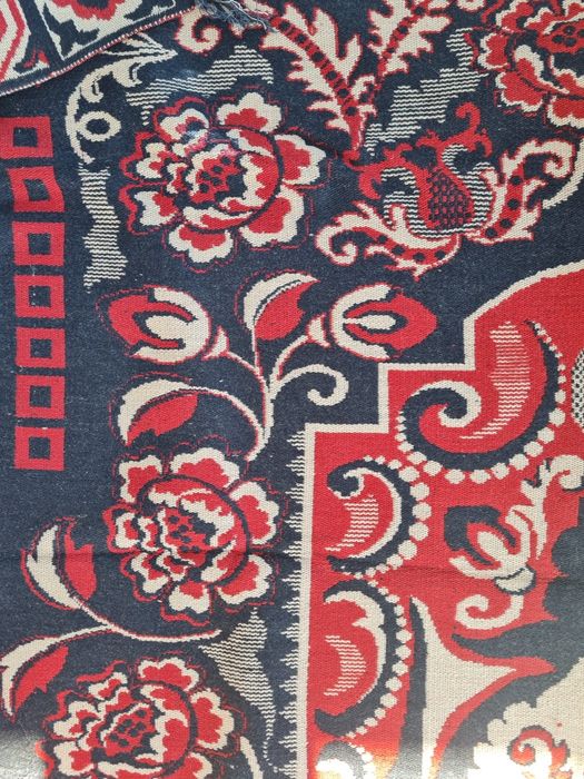 Жакардов килим нов