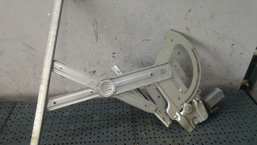 Macara cu motoras dreapta fata fiat sedici 189 d232904ra0840
