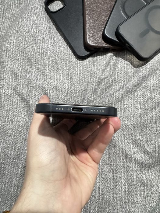 Iphone 15 negru 128gb