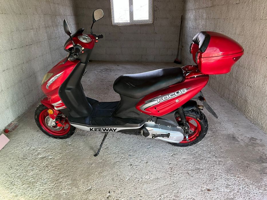 Vând scuter de 49 înscris pe primărie