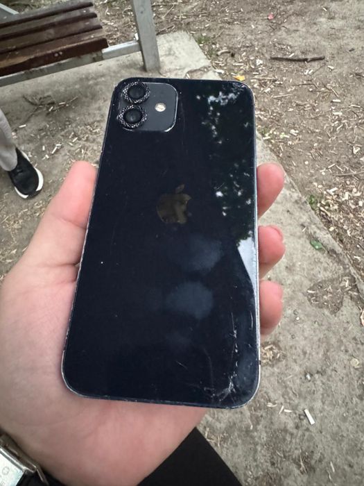 продам айфон 12 черный