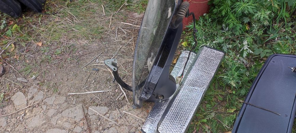 Продам заднее стекло