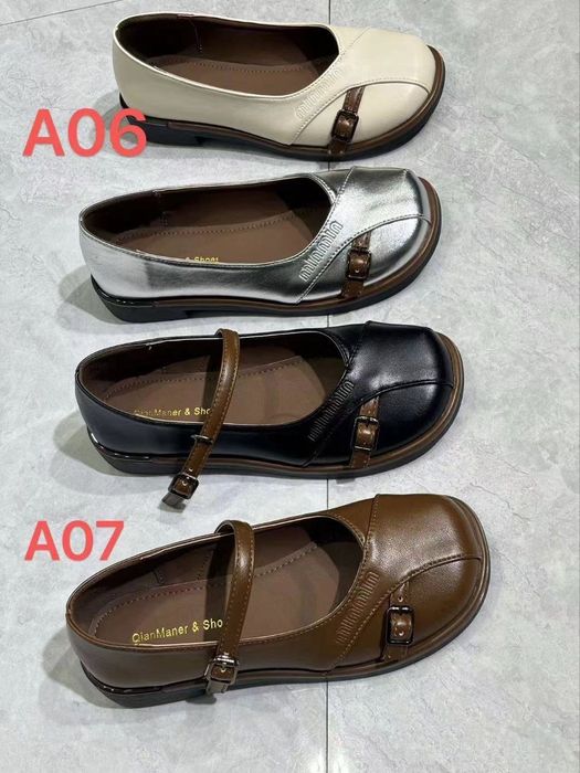 Ayollar uchun xitoyda ishlab chiqarilgan oyoq kiyimlar