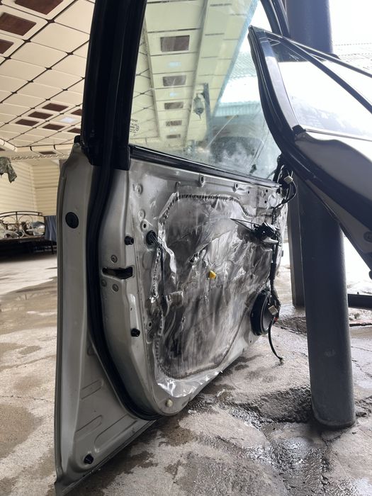 Тайота авенсис!!