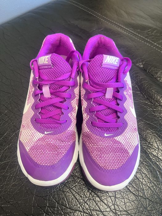 Дамски маратонки NIKE