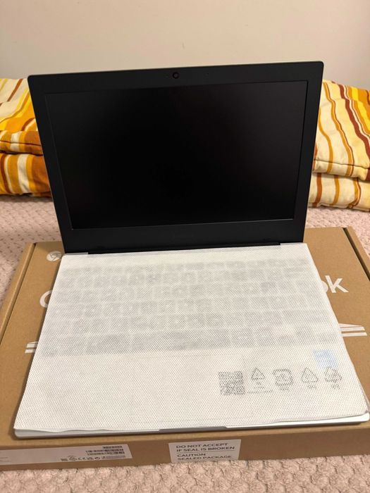 Нов ! Лаптоп Samsung, Chromebook, 4 11.6" Intel Celeron 4500, 4 GB