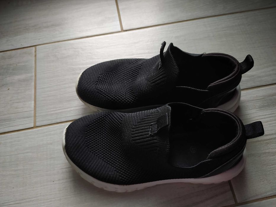 33н. Vty Черни летни маратонки