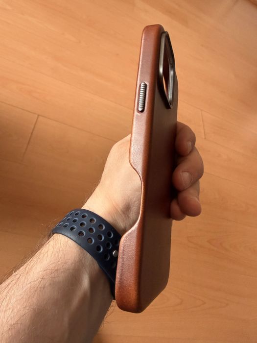 Carcasa piele Nomad iphone 16 PRO MAX