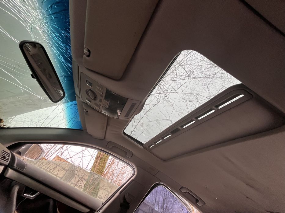 Vand trapa sau masina audi a4 b6 2.0 benzina