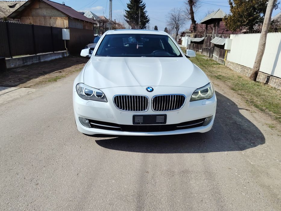 Vând BMW f 11 an 20011