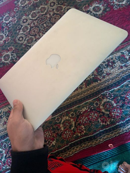 Macbook  air yangi