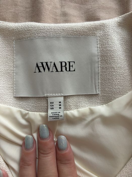 Ново дамско сако Aware