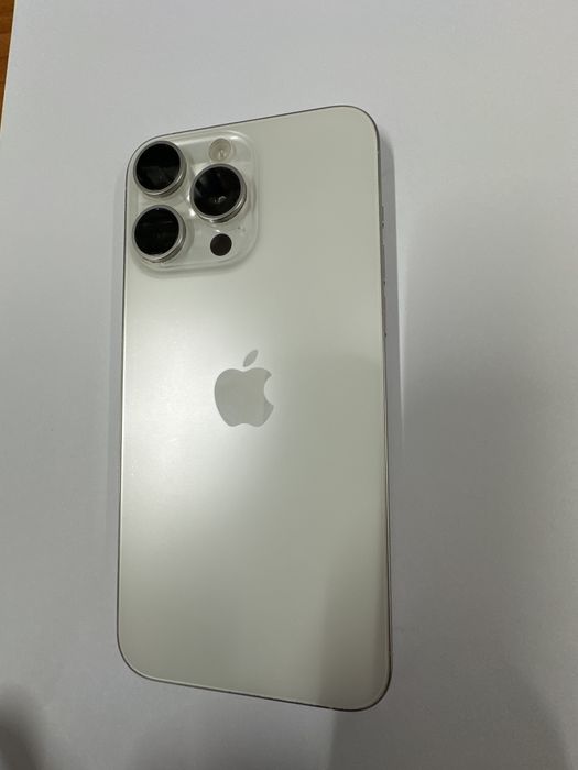 İphone 15 Pro Max 256GB бял