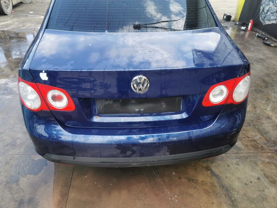 dezmembrez vw jetta cod motor BKD/oglinzi jetta/ bara fata jetta/stop