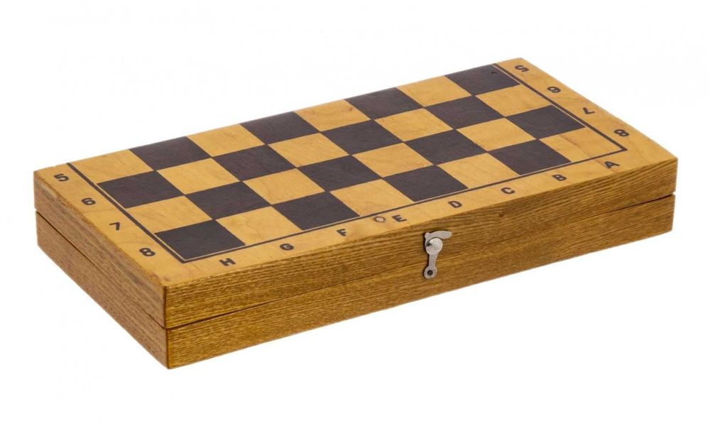 Шахматы,нарды и шашки,3 в 1.