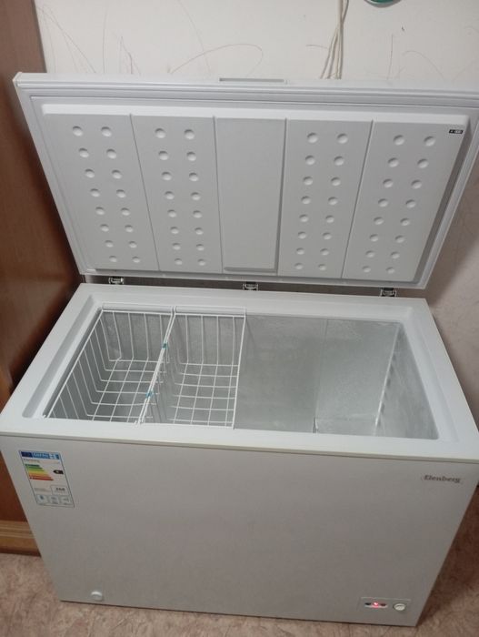 Продам морозильную камеру