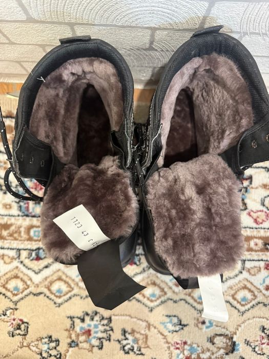 Продам мужские зимние ботинки