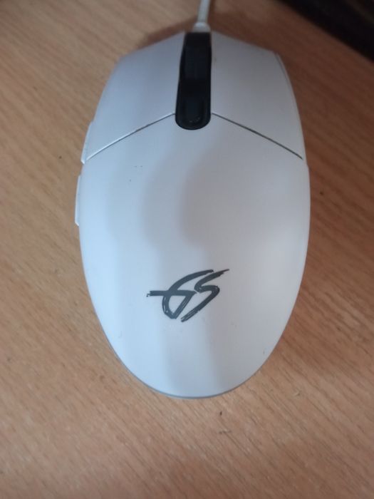 DEXP Bloodlust белого цвета.