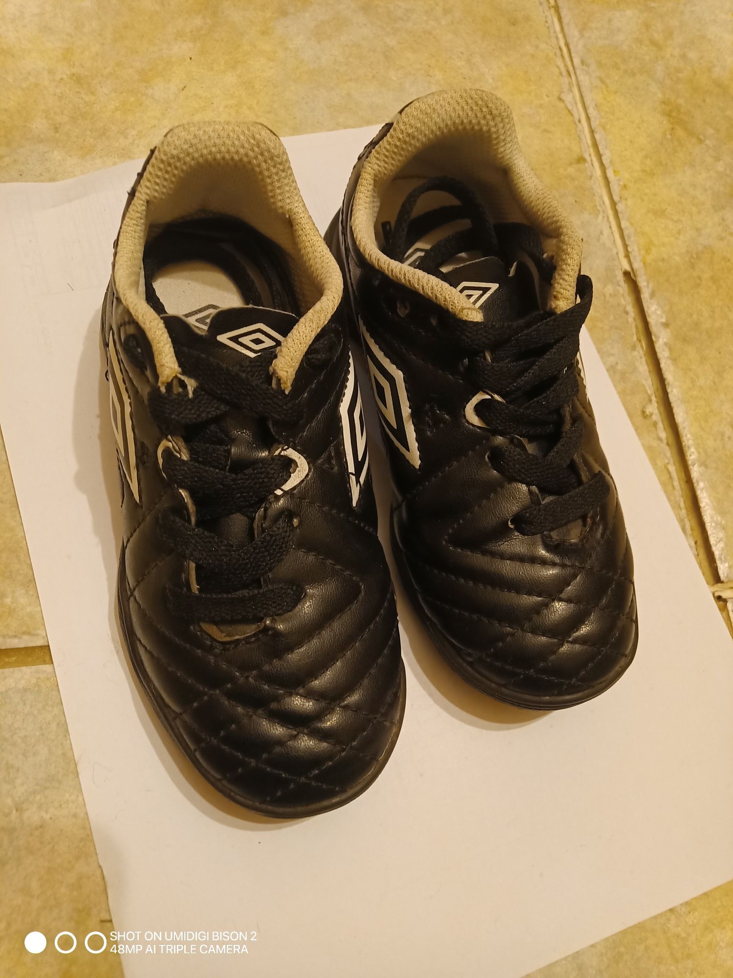 Детски футболни обувки Umbro гр. София Дървеница • OLX.bg