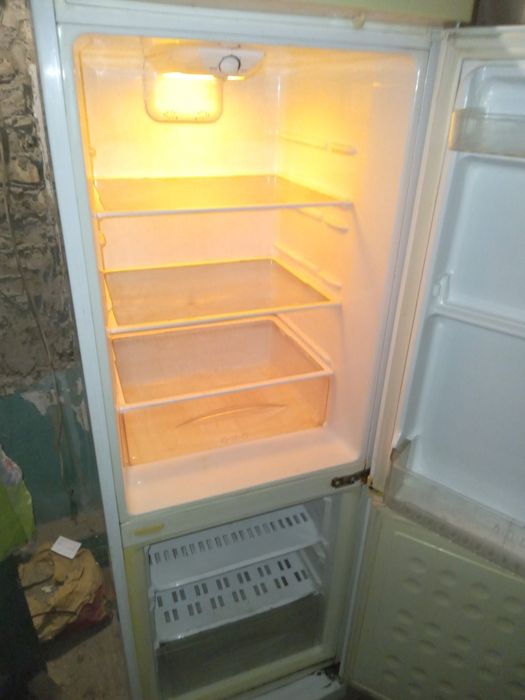 Холодильник LG продам