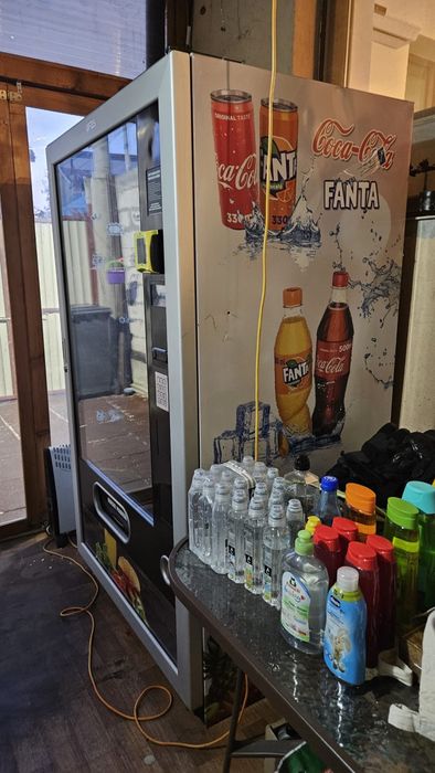 Automat vending FAS 1050 snacks & băuturi reci + Nayax | reconditionat